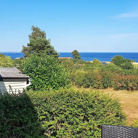 4 Person In Augustenborg-by Traum *