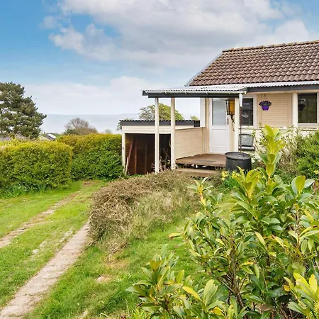 4 Person In Augustenborg-by Traum